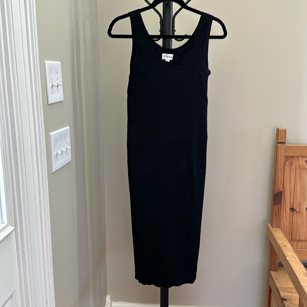 The Drop body con ribbed black dress